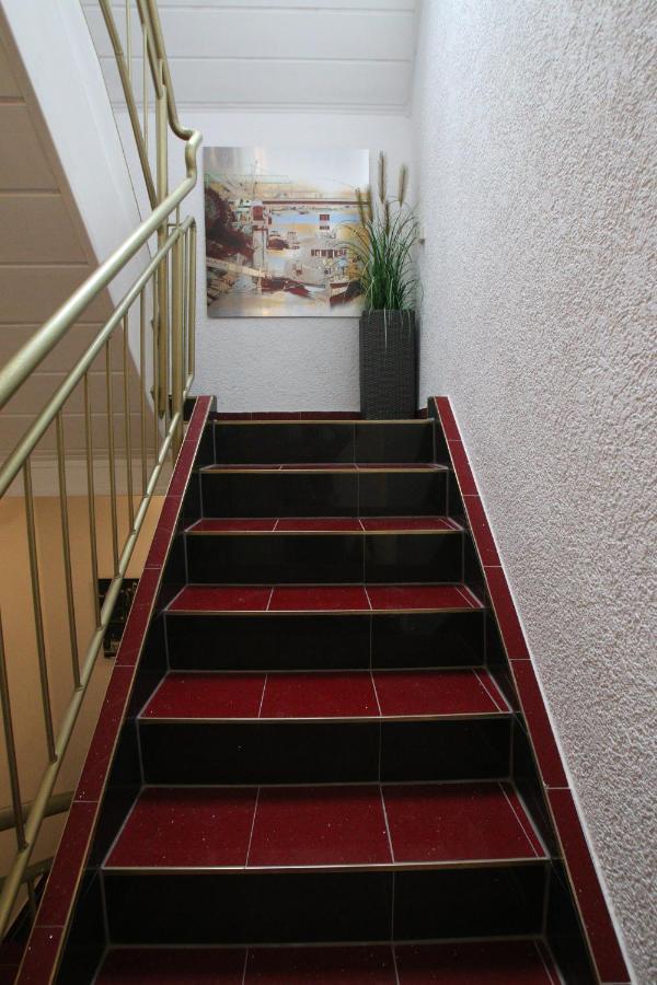 Gaestehaus Kronenstrasse Schwetzingen Bagian luar foto