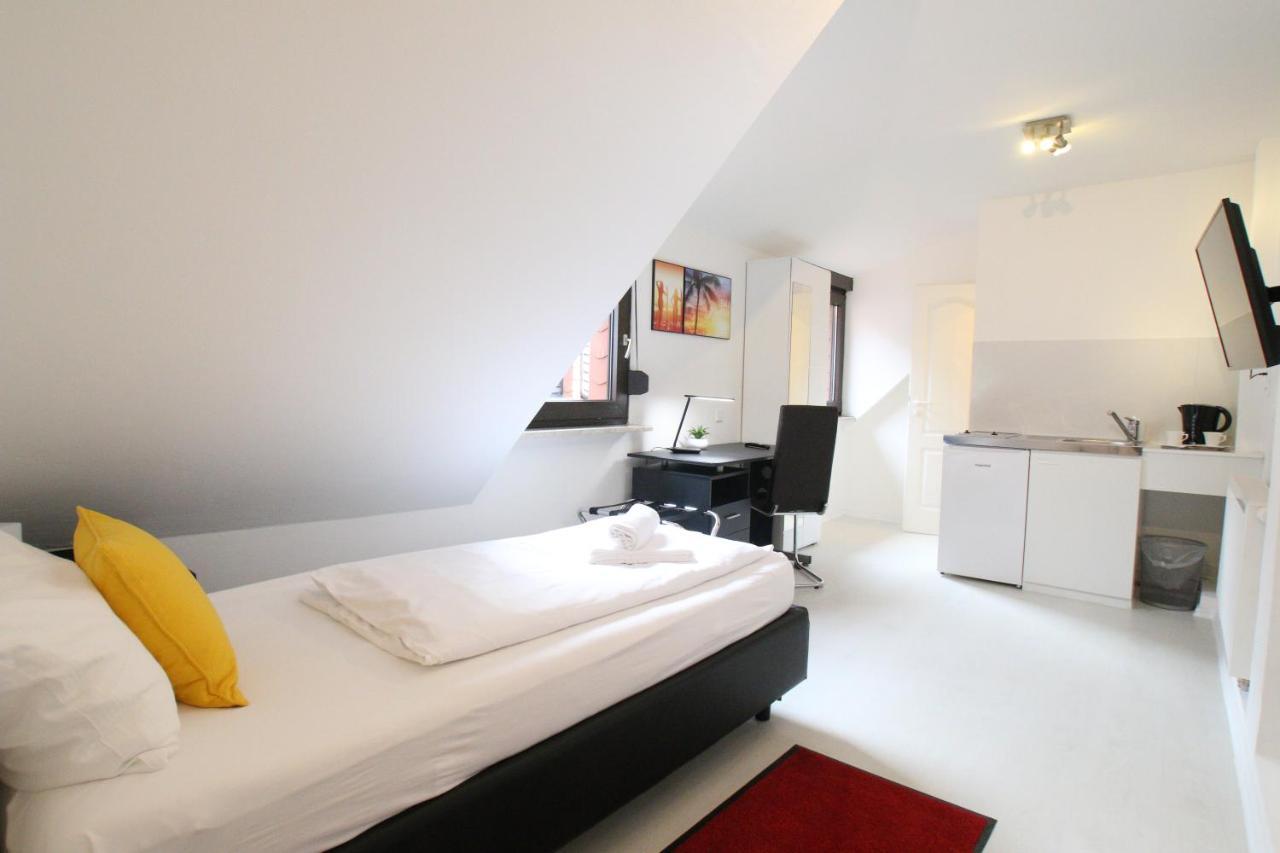 Gaestehaus Kronenstrasse Schwetzingen Bagian luar foto